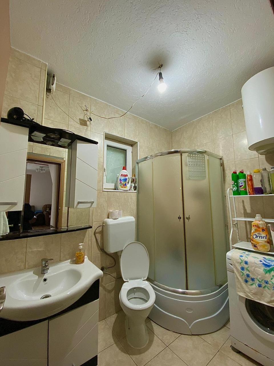 Lola Guest House Vusanje ภายนอก รูปภาพ